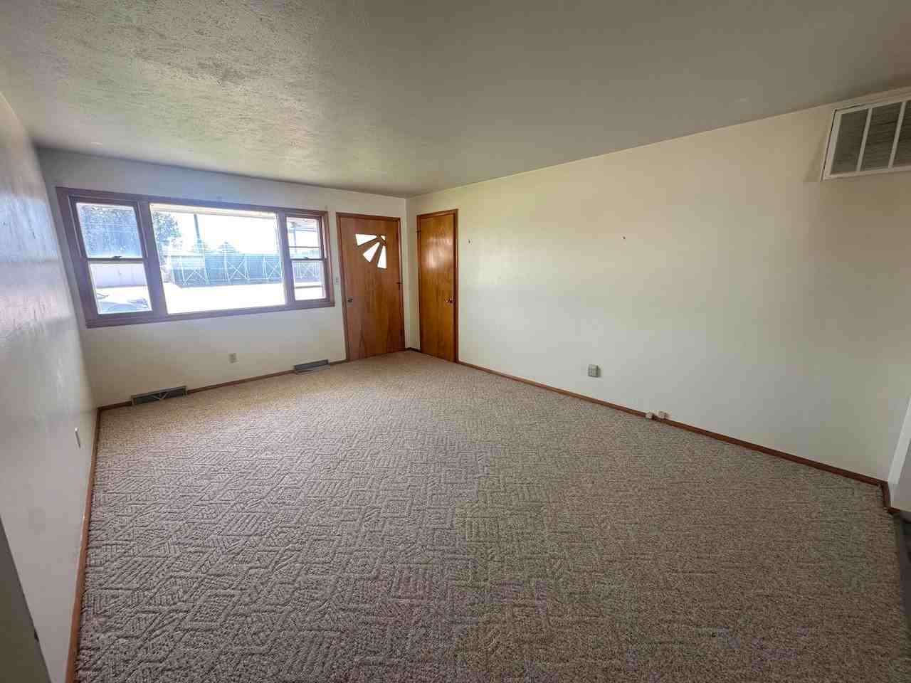 1200 J St - Photo 3 of 14