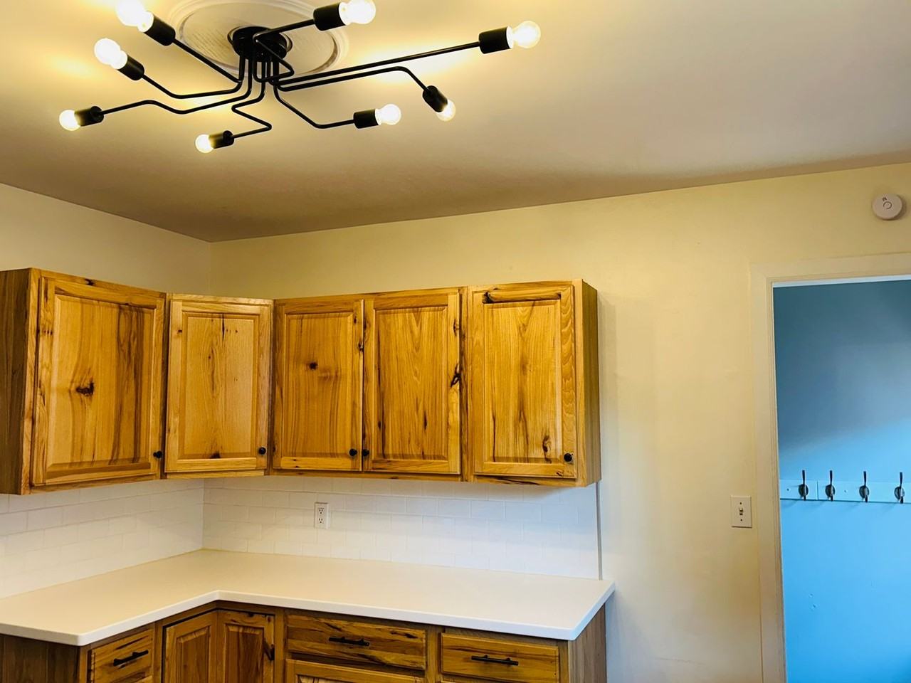 2038 Lewis Ave - Photo 4 of 40