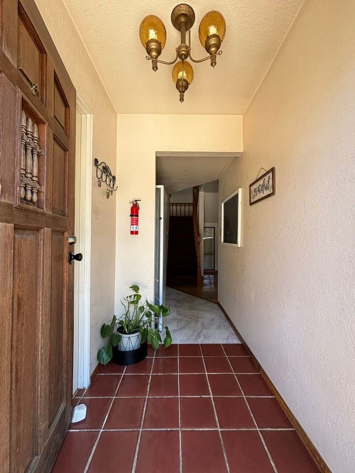1105 Lion Ln - Photo 2 of 34
