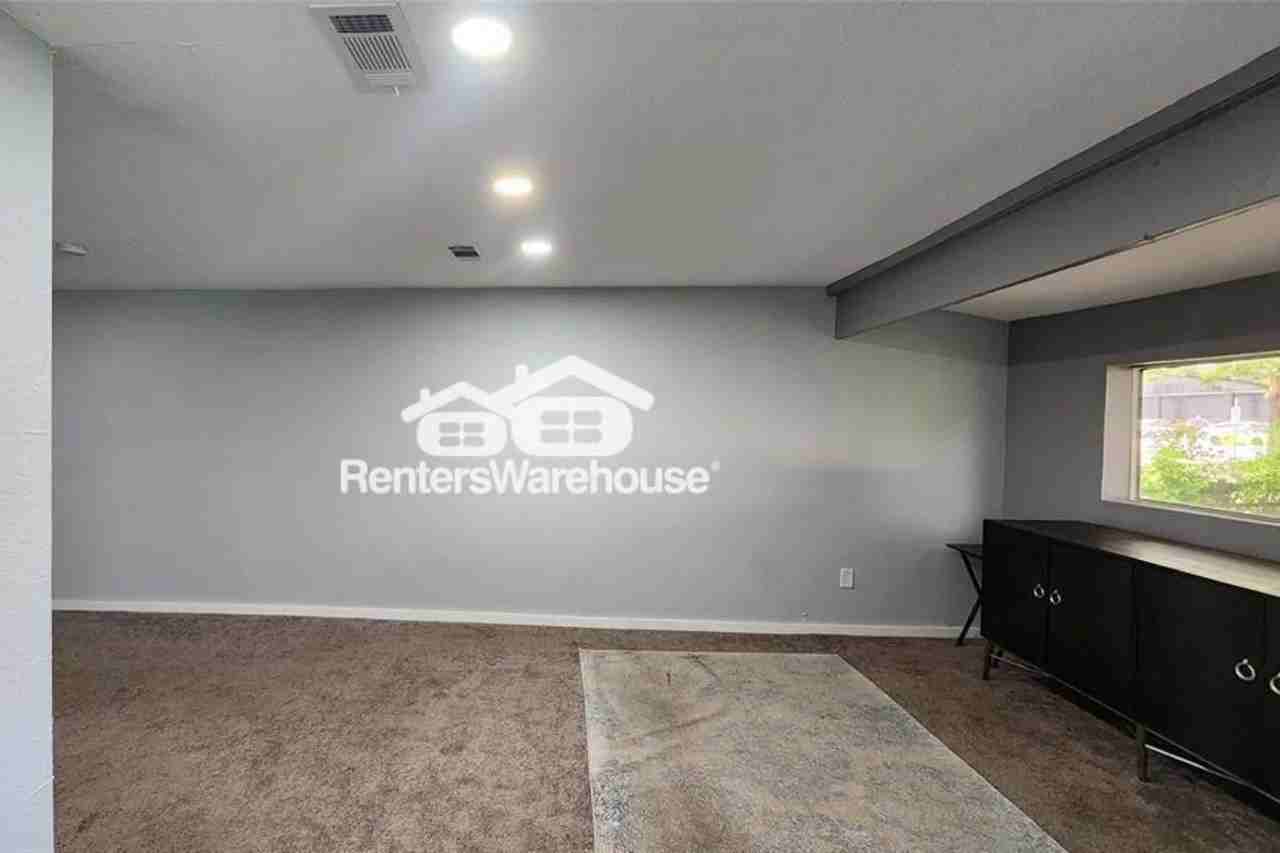 123 W Bird Rd - Photo 3 of 12