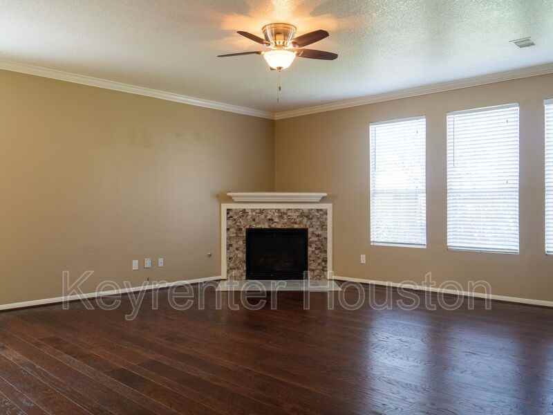 22527 Goss Spring Court - Photo 3 of 24