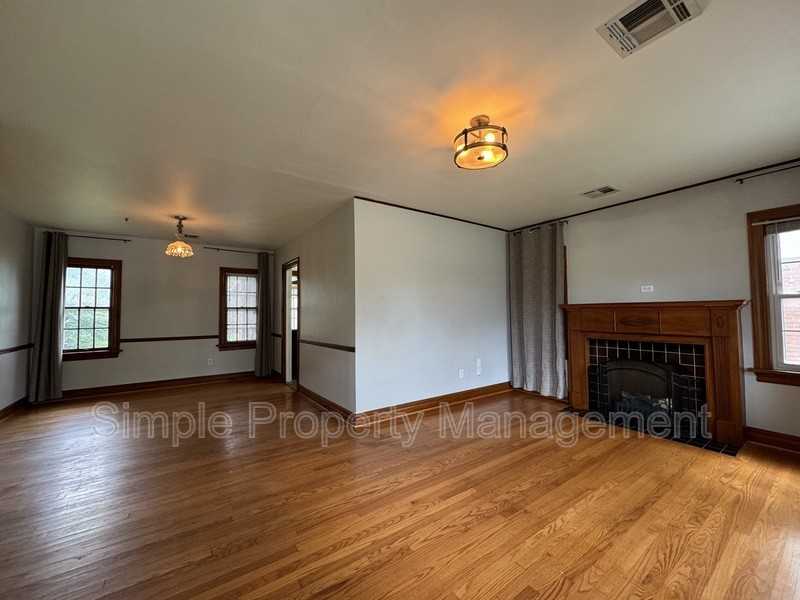 3021 Nw 19th St - Photo 2 of 18