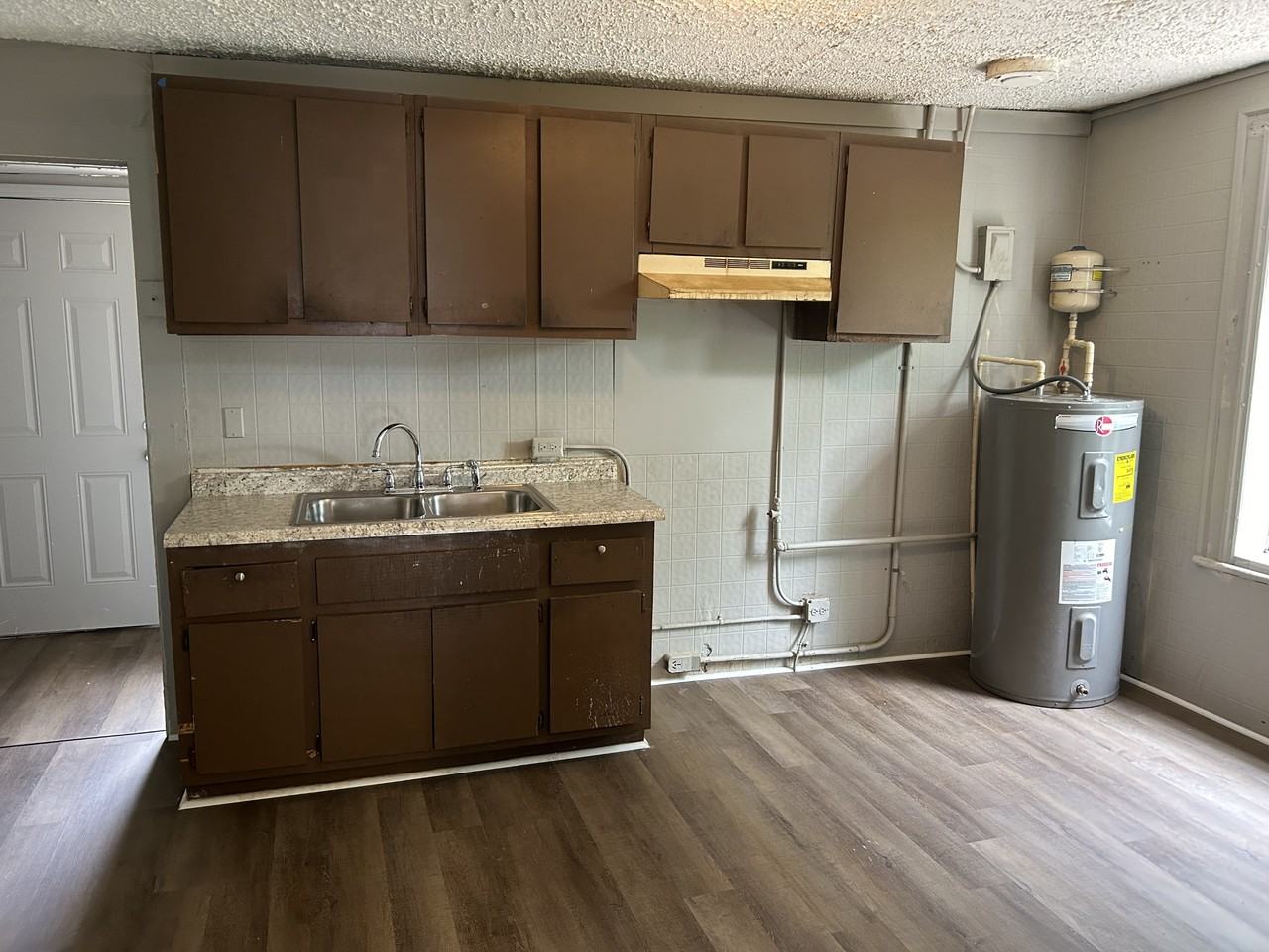 507 W Cherry St - Photo 2 of 6