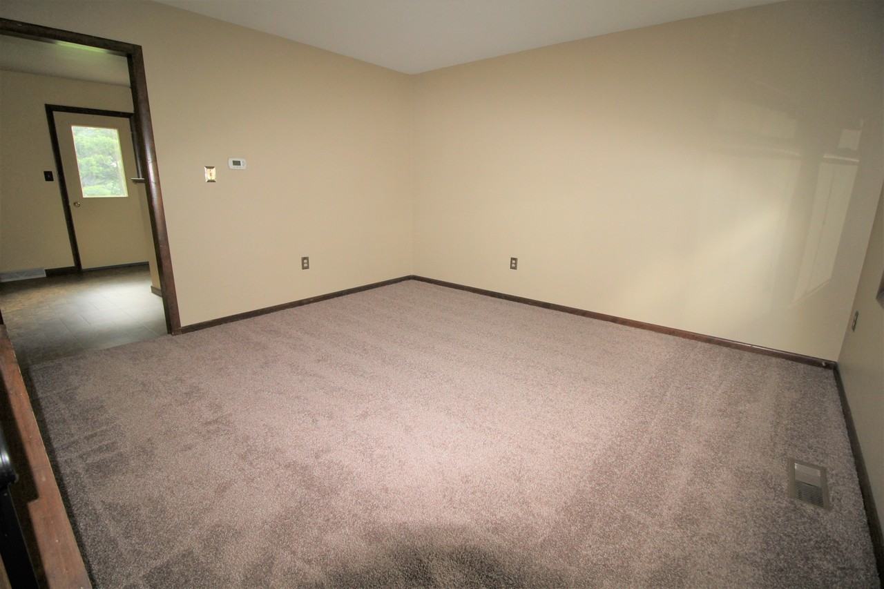 6A Meadow View Dr - Photo 3 of 12