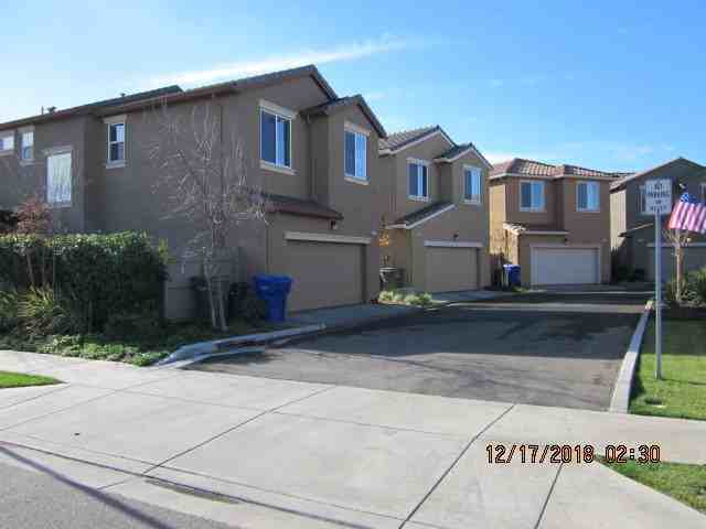 1451 Field Dr - Photo 3 of 18