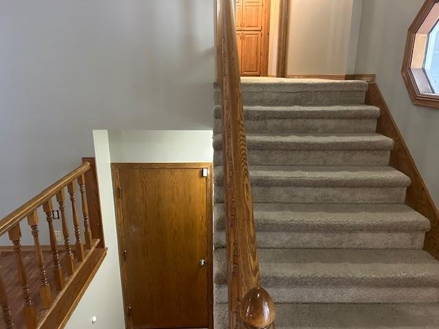 912 S Honeybrook Ln - Photo 3 of 32