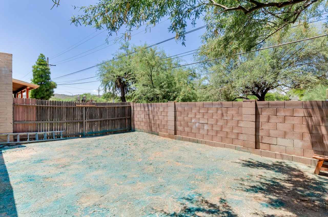 3351 S Mission Rd - Photo 3 of 24