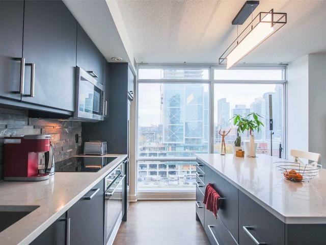 25 Telegram Mews - Photo 3 of 16