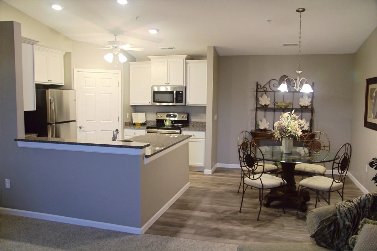 QUAIL CREEK - Photo 4 of 17