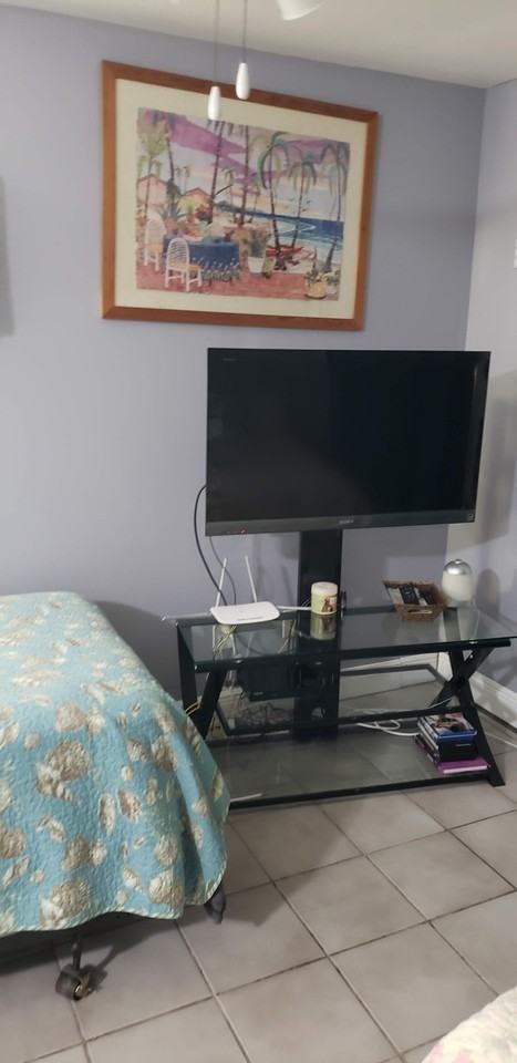 1389 Hibiscus St - Photo 2 of 21