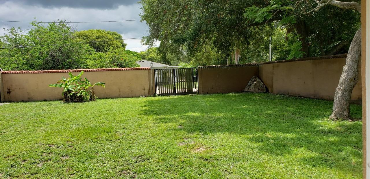 1389 Hibiscus St - Photo 3 of 21