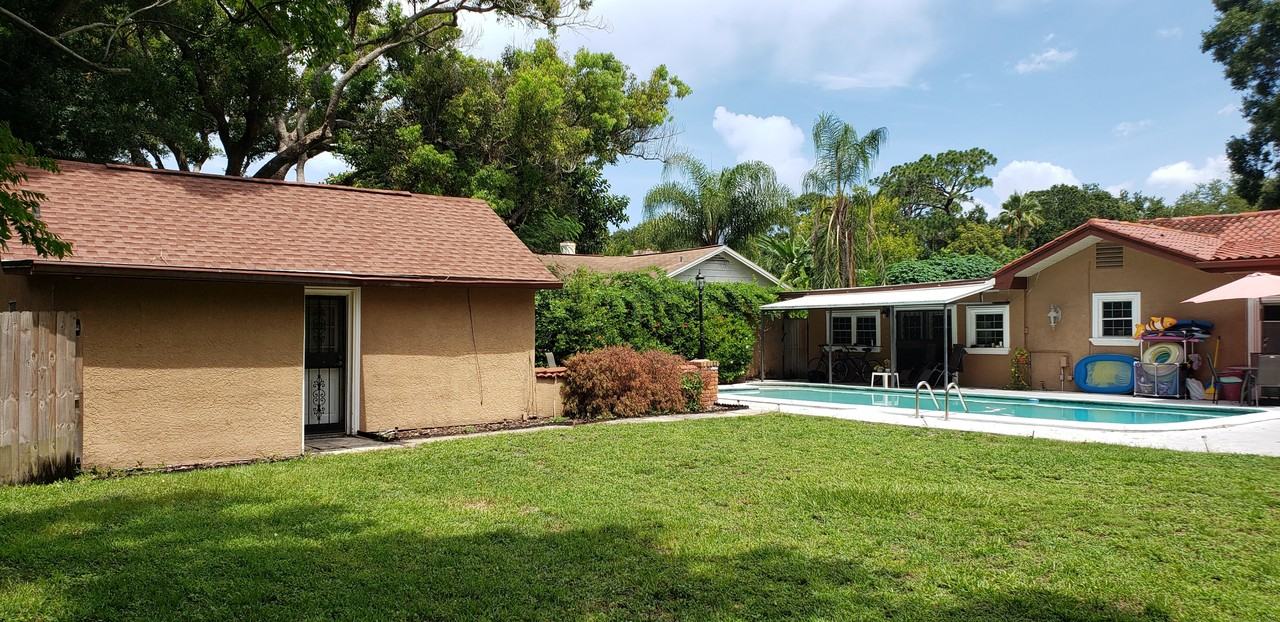 1389 Hibiscus St - Photo 4 of 21