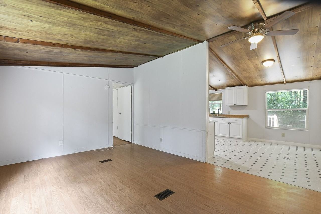 12466 Buchanan Hwy - Photo 3 of 29