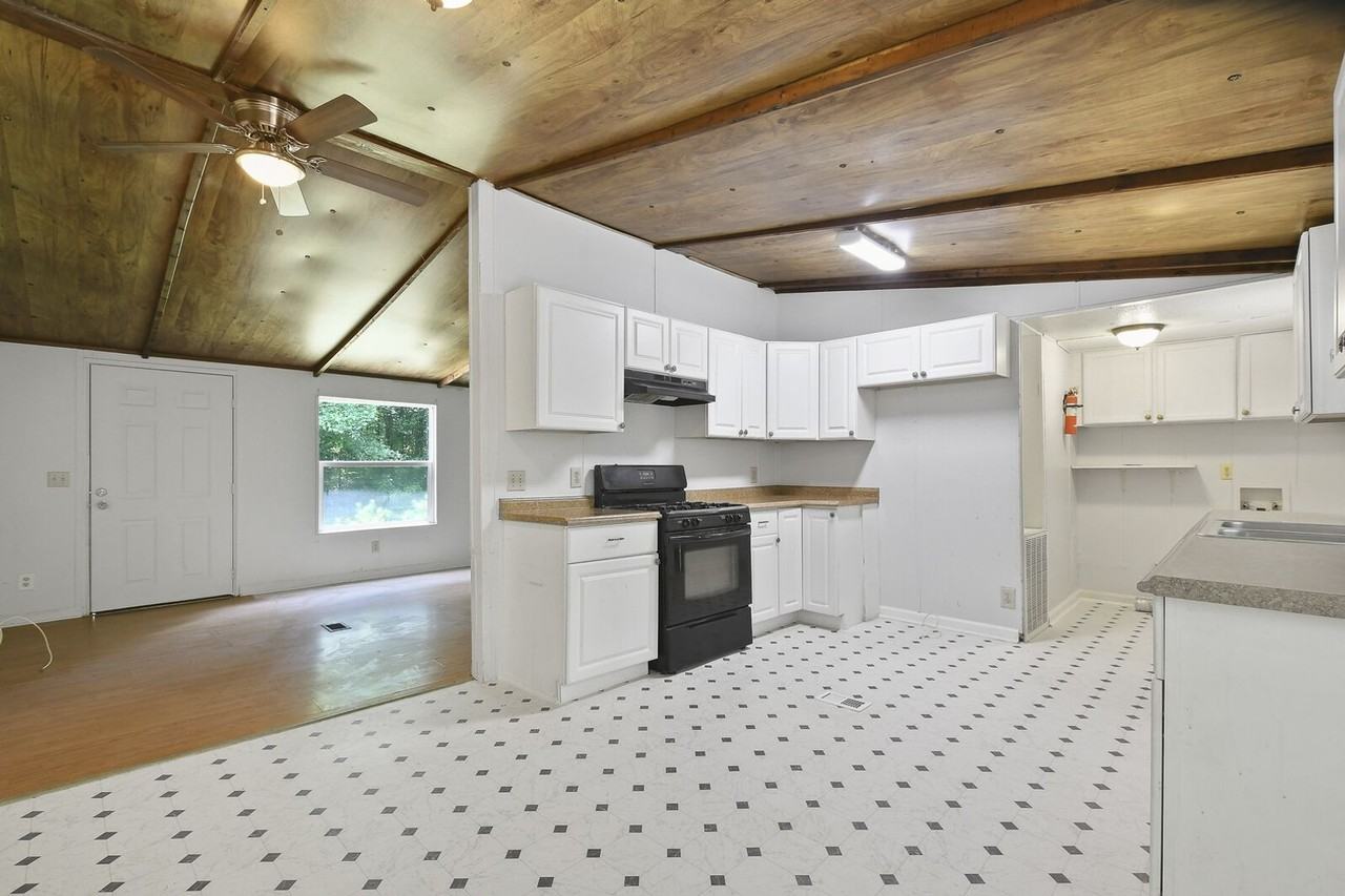 12466 Buchanan Hwy - Photo 5 of 29