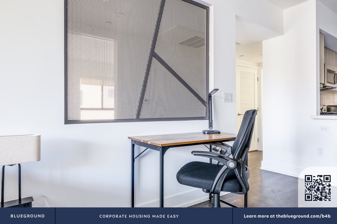 409 North Hayworth Avenue - Photo 6 of 64