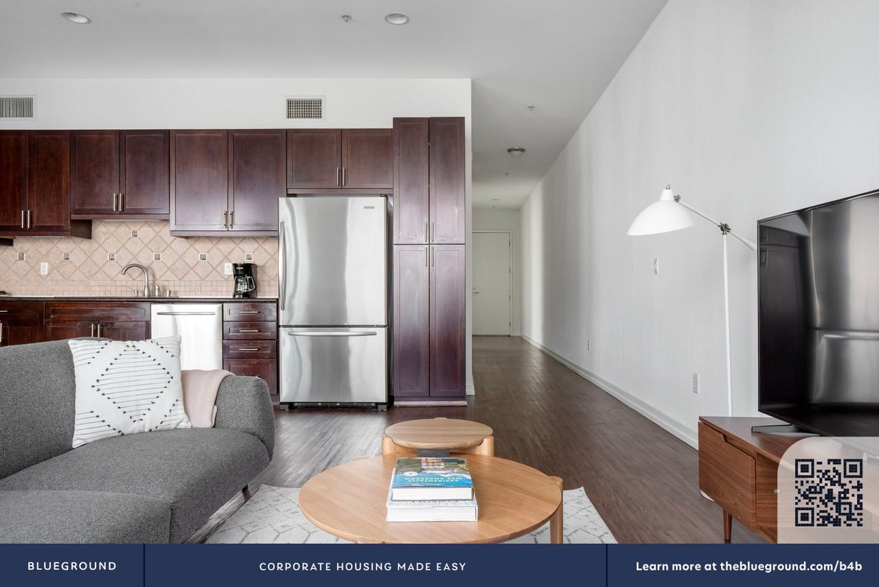 4055 Redwood Avenue - Photo 6 of 51