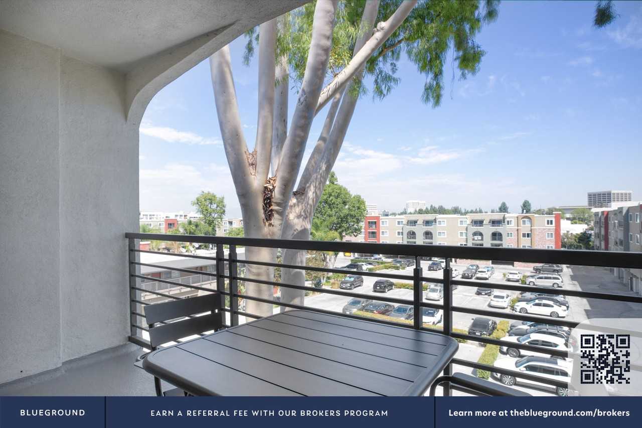 6110 Nevada Avenue - Photo 5 of 53