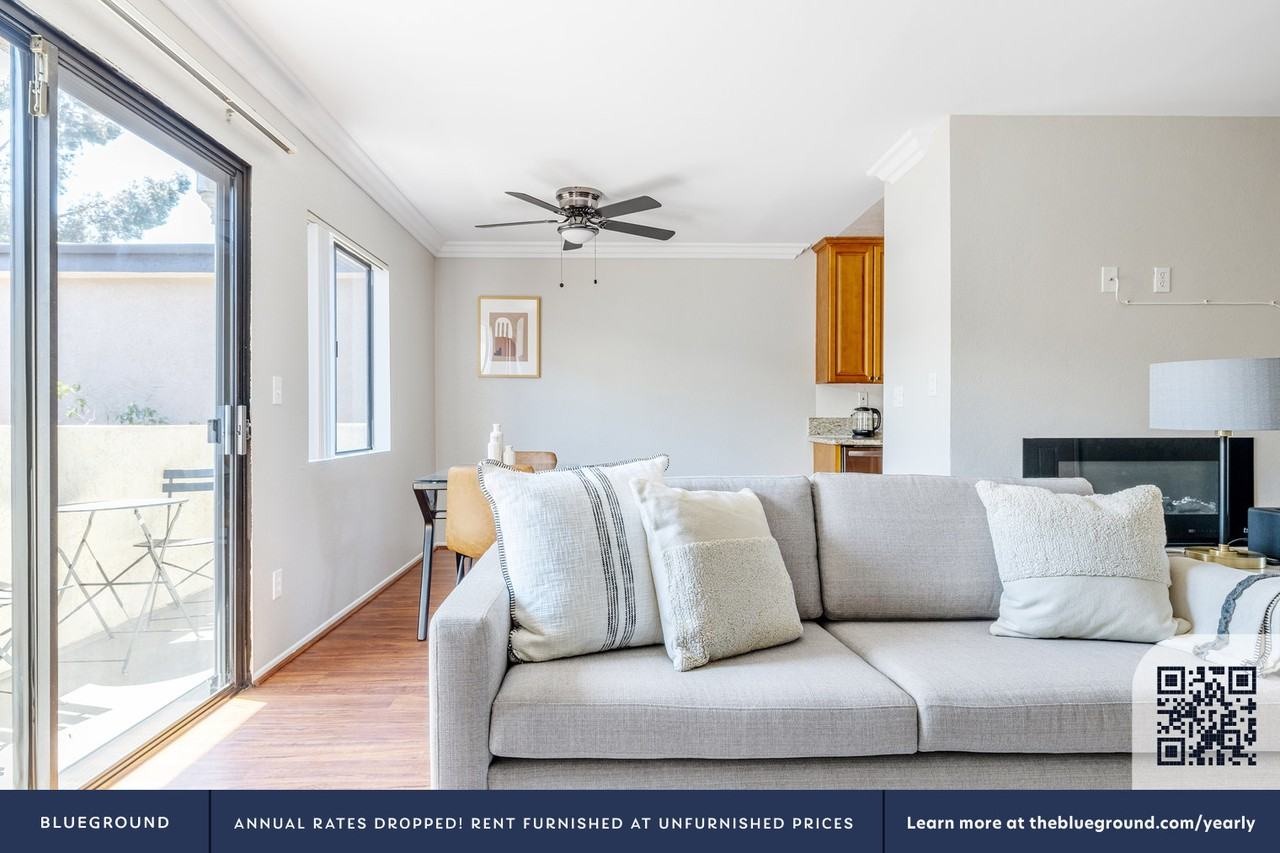 13220 Riverside Dr #463 - Photo 3 of 32