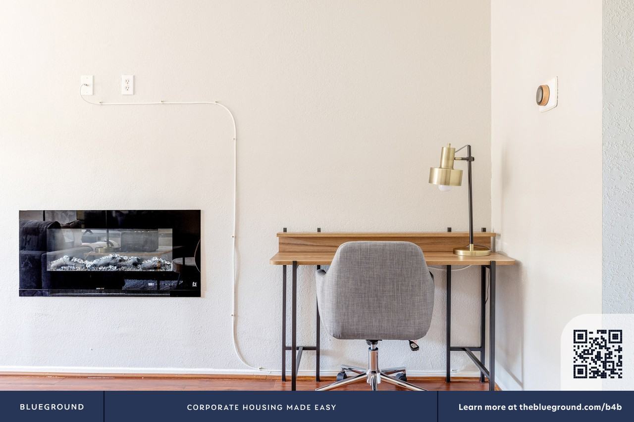 13220 Riverside Dr #463 - Photo 5 of 32