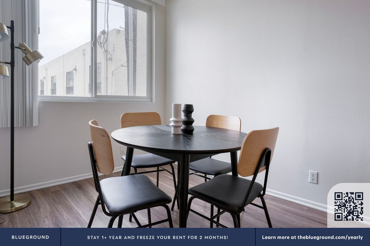 467 Arnaz Drive - Photo 7 of 39