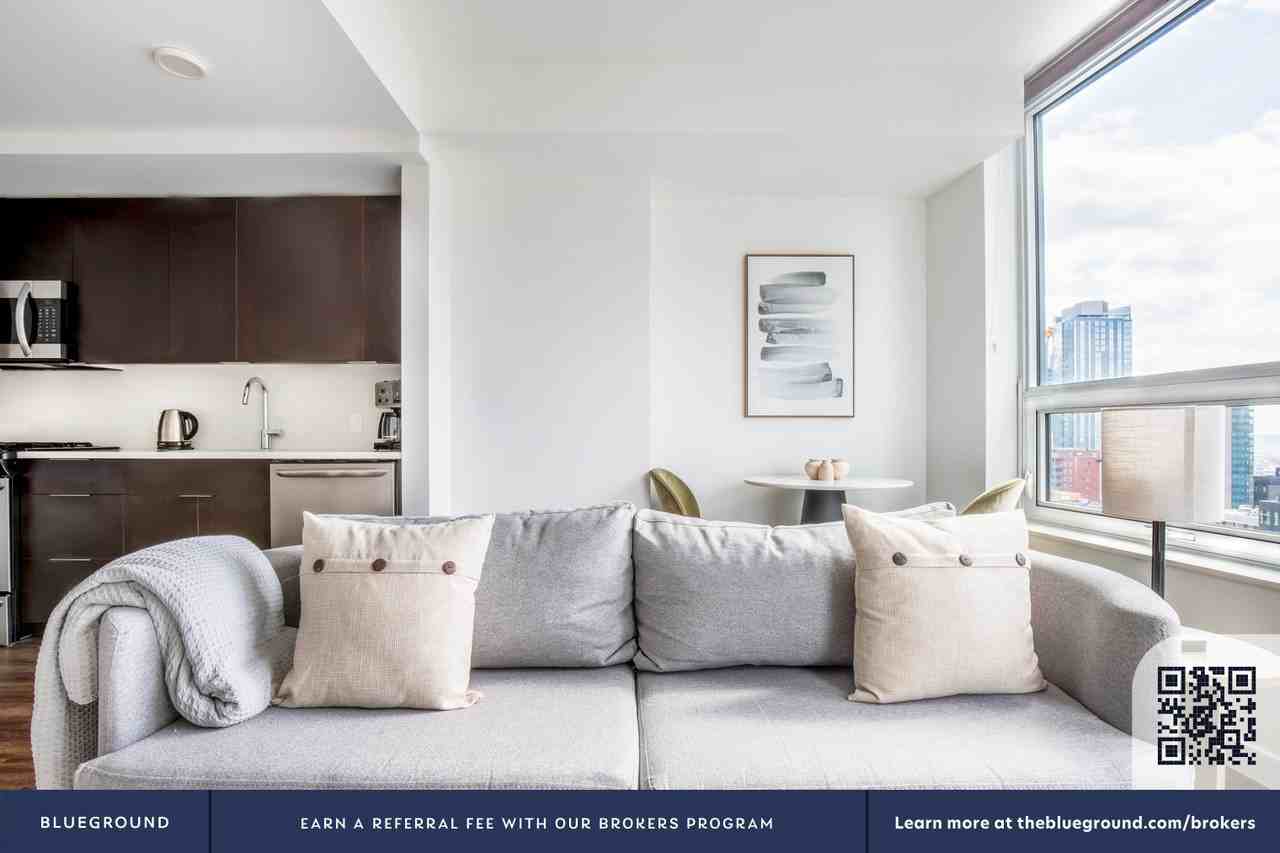 2116 4th Avenue - Photo 5 of 24