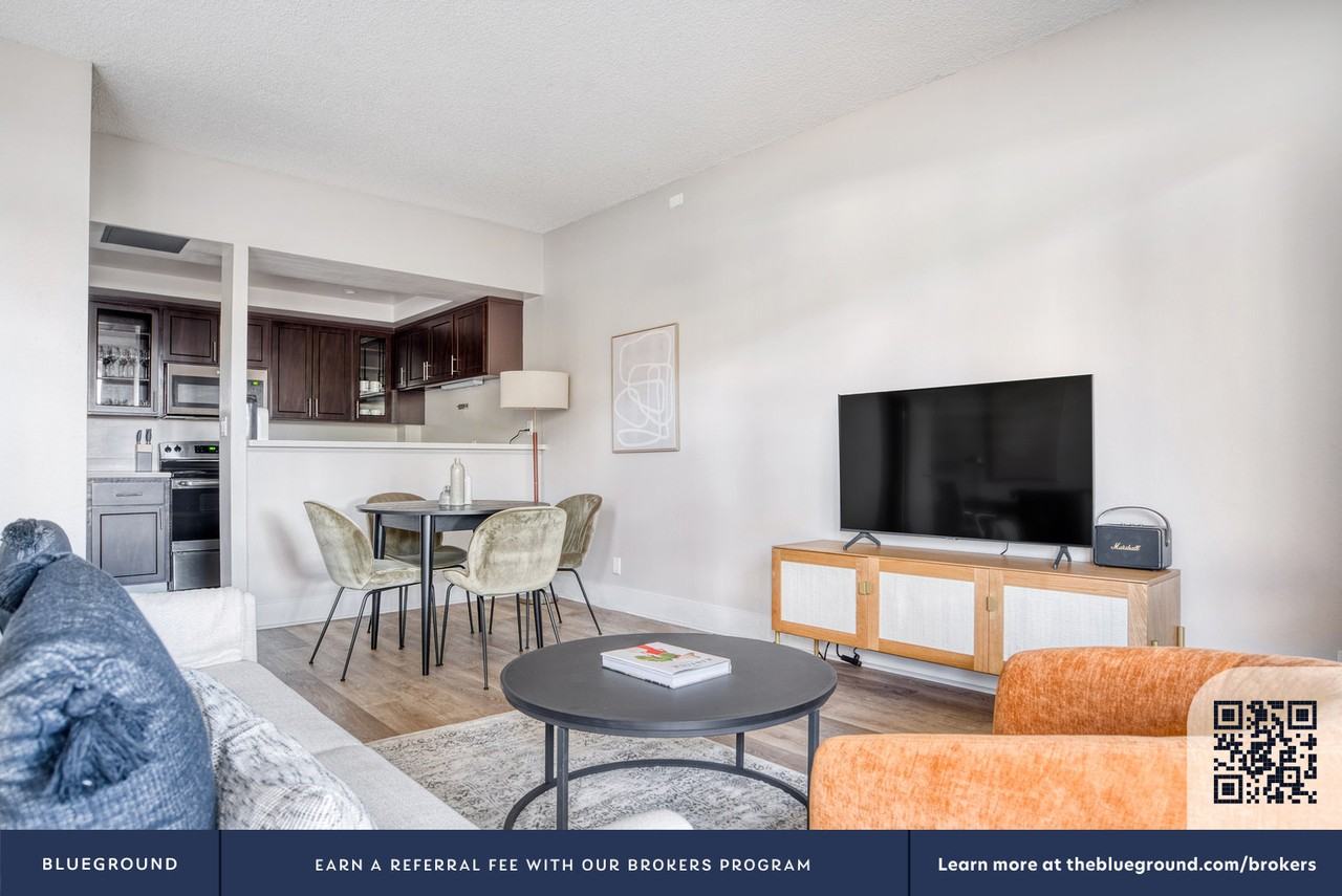 501 Forest Avenue - Photo 4 of 36