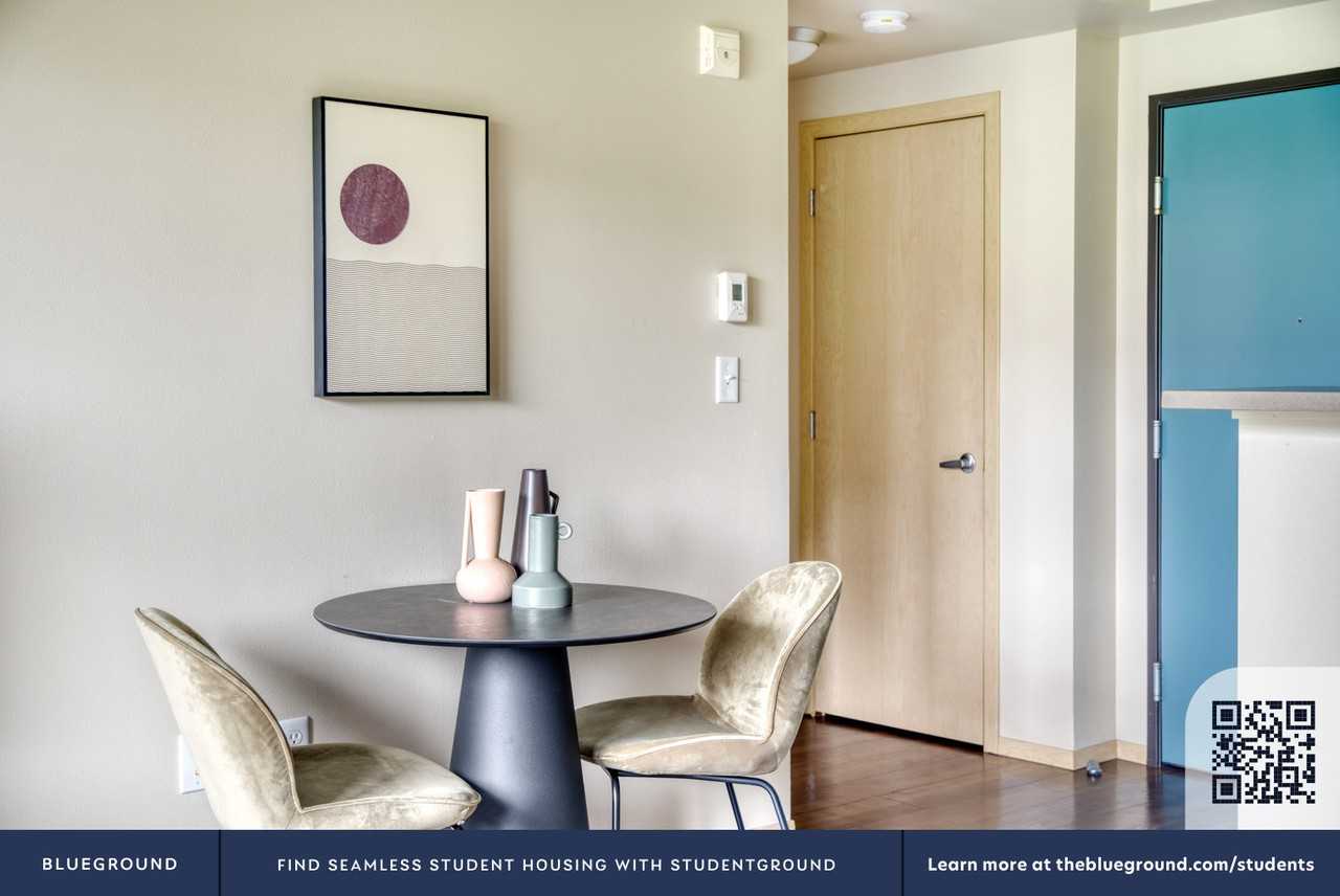 301 Minor Avenue North #389 - Photo 6 of 25