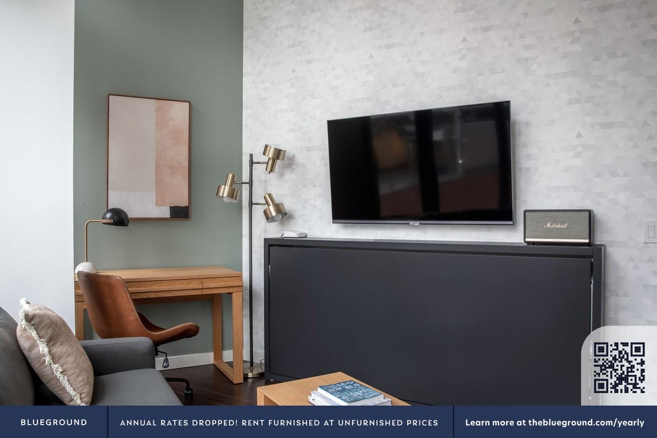 590 1st Avenue South - Photo 4 of 46
