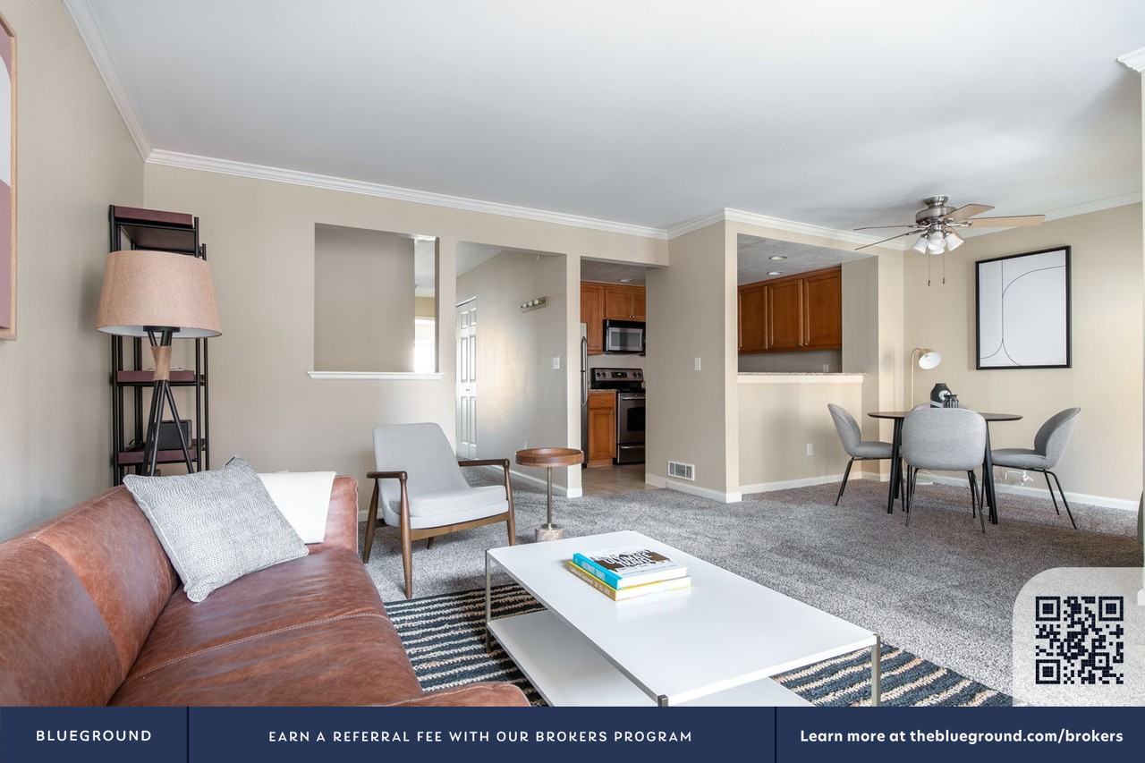 1512 Vista Club Circle - Photo 5 of 49