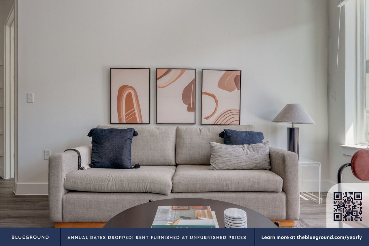 212 West Highland Mall Boulevard - Photo 3 of 45