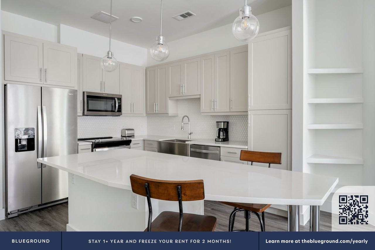 212 West Highland Mall Boulevard - Photo 7 of 45