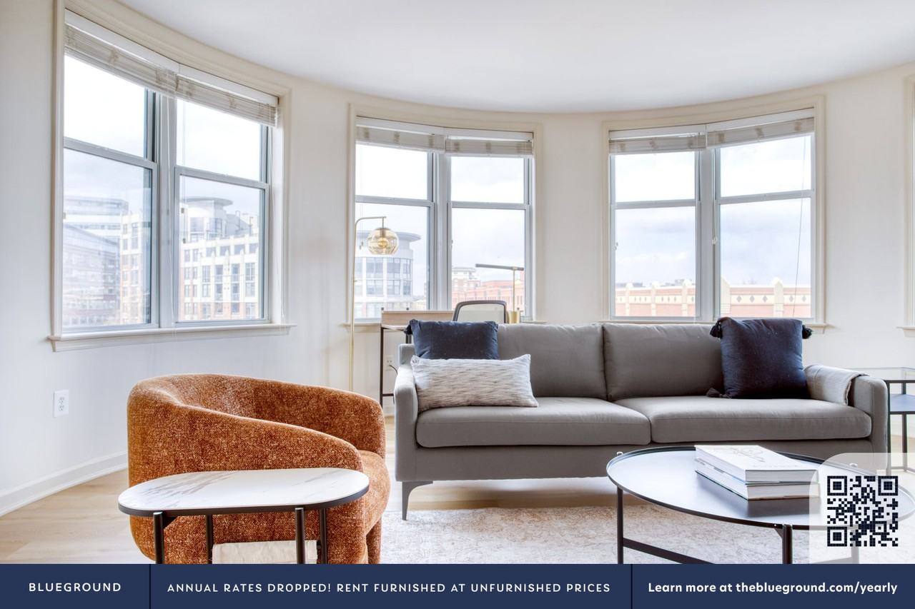 925 North Garfield Street - Photo 3 of 30