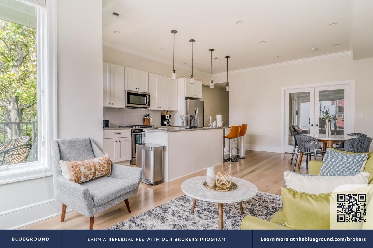 1902 R Street Northwest - Photo 5 of 24