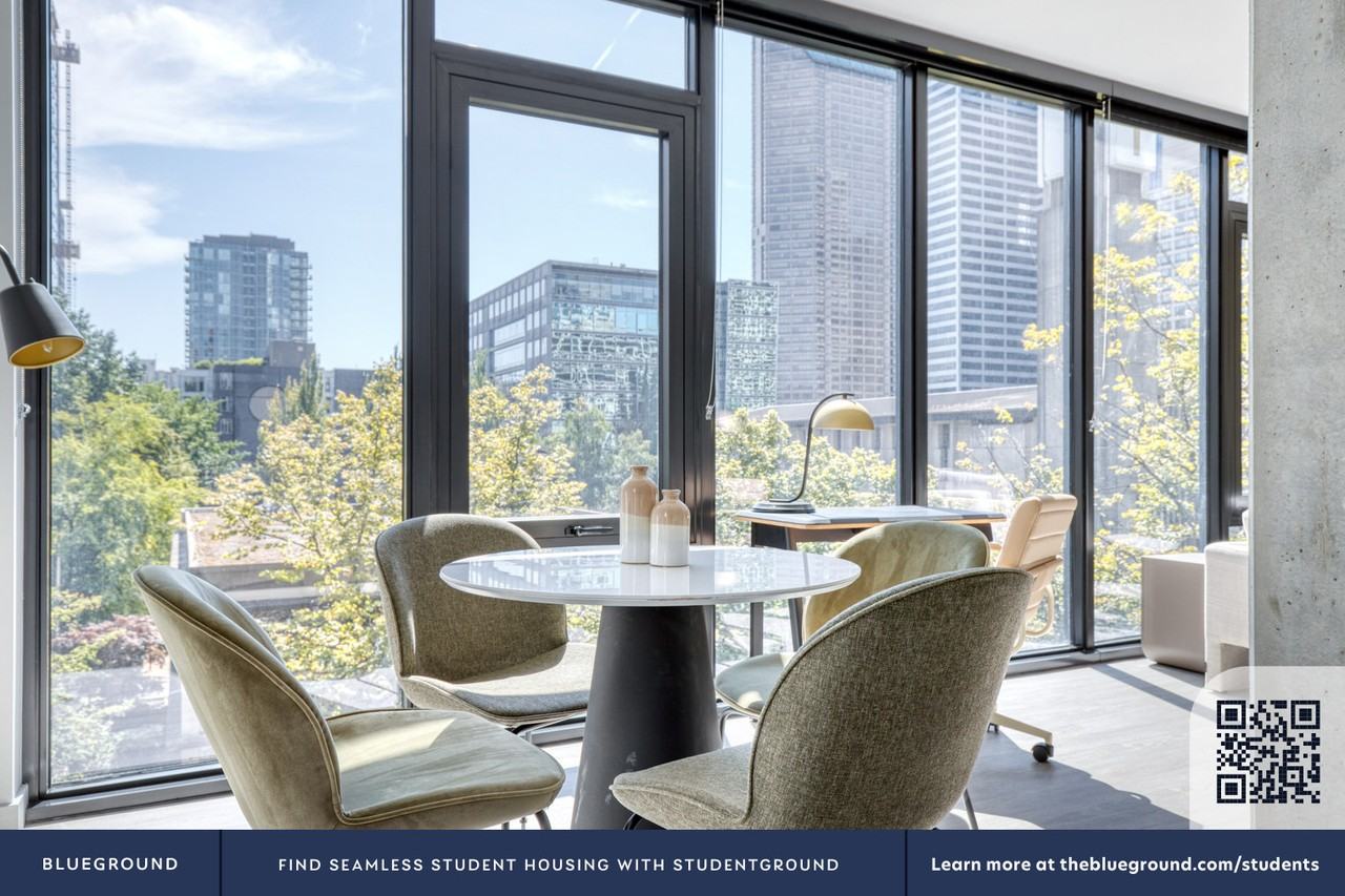 704 Spring Street - Photo 7 of 41