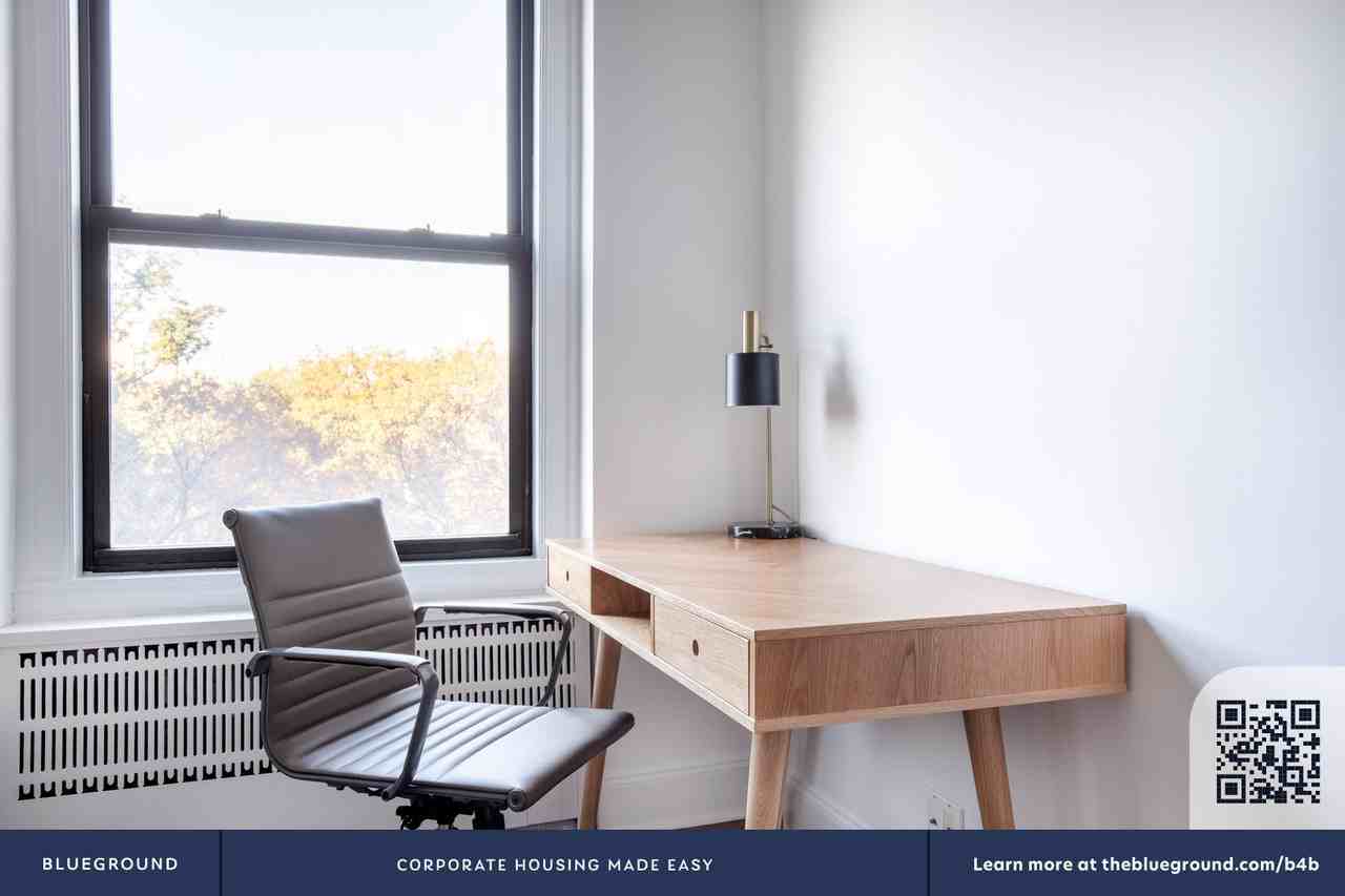 952 5th Avenue - Photo 5 of 21