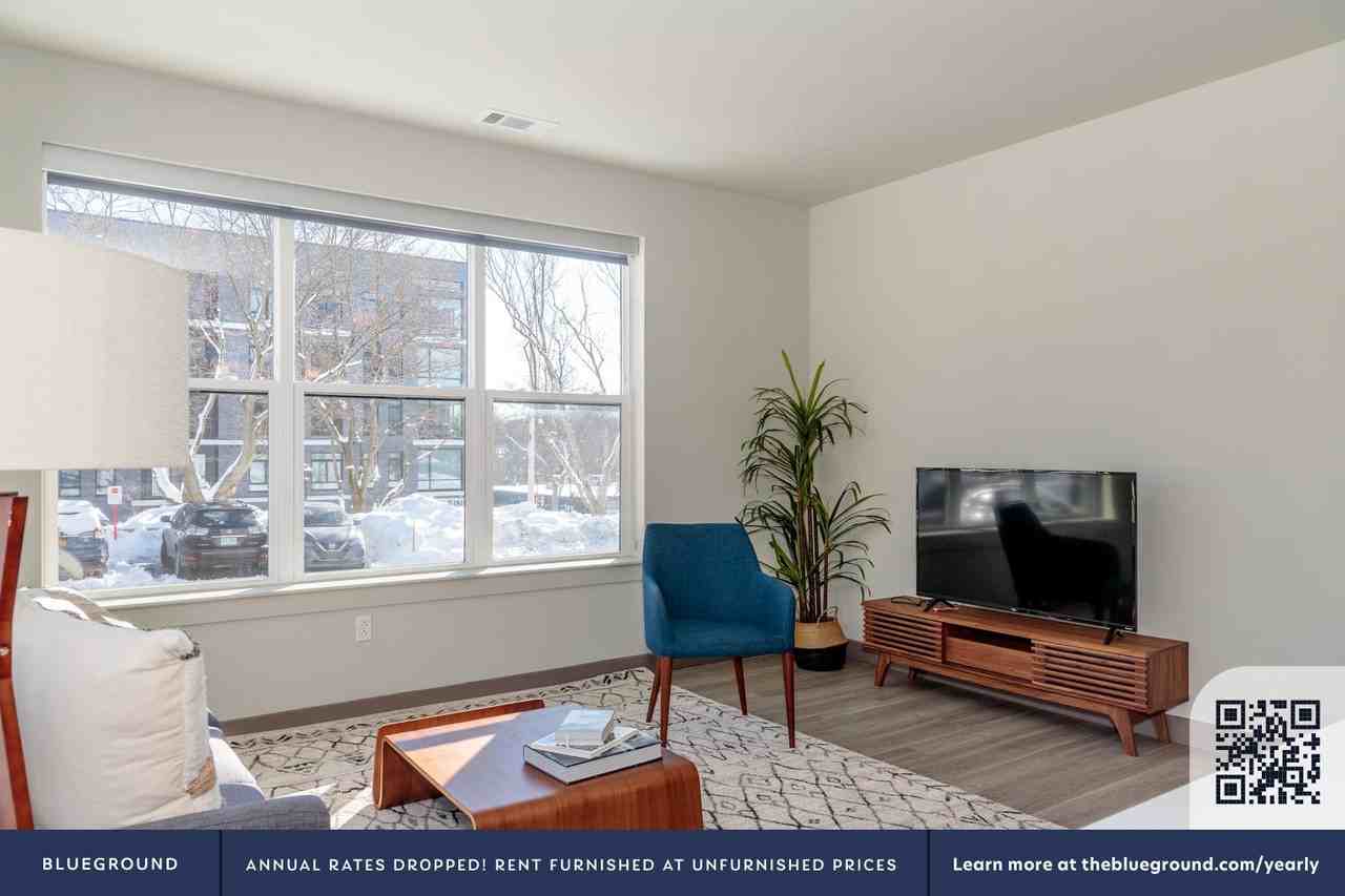 32 Second Avenue - Photo 4 of 52