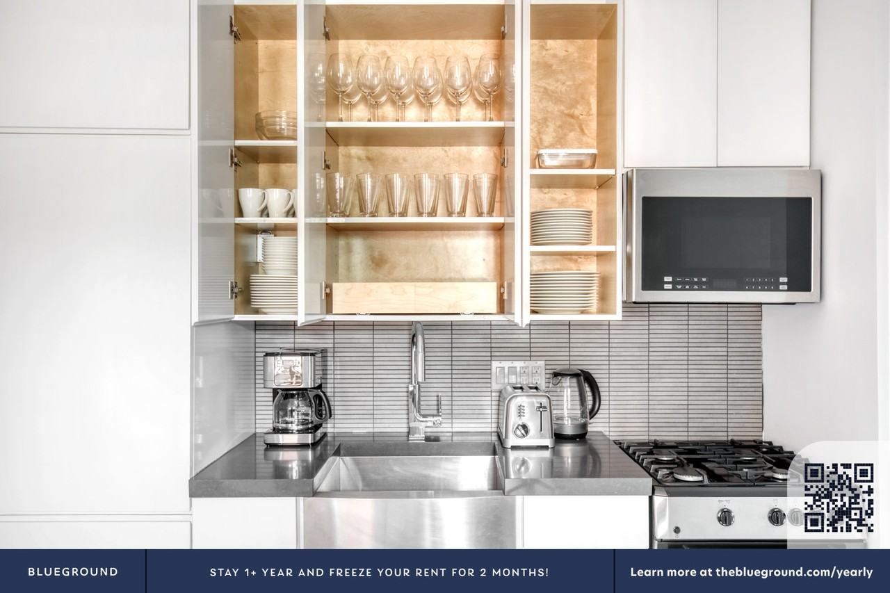 195 Stanton Street - Photo 7 of 19