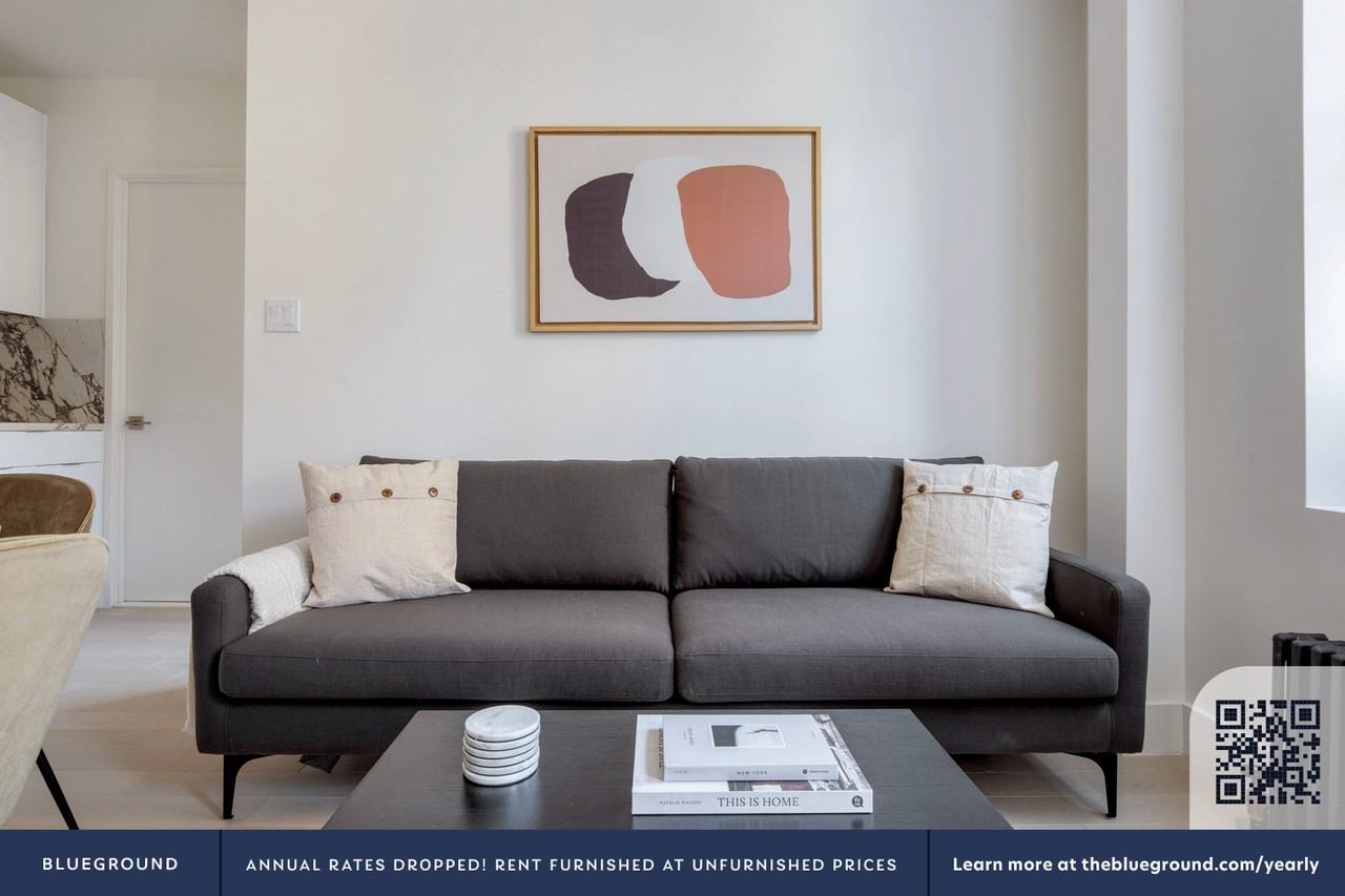 300 West 21st Street - Photo 3 of 24