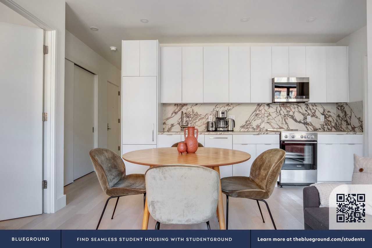 300 West 21st Street - Photo 6 of 24