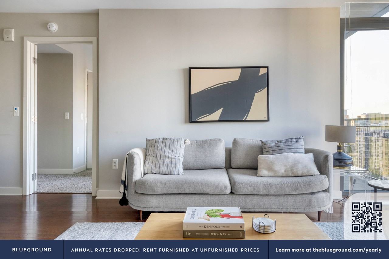 4918 Saint Elmo Avenue - Photo 3 of 40