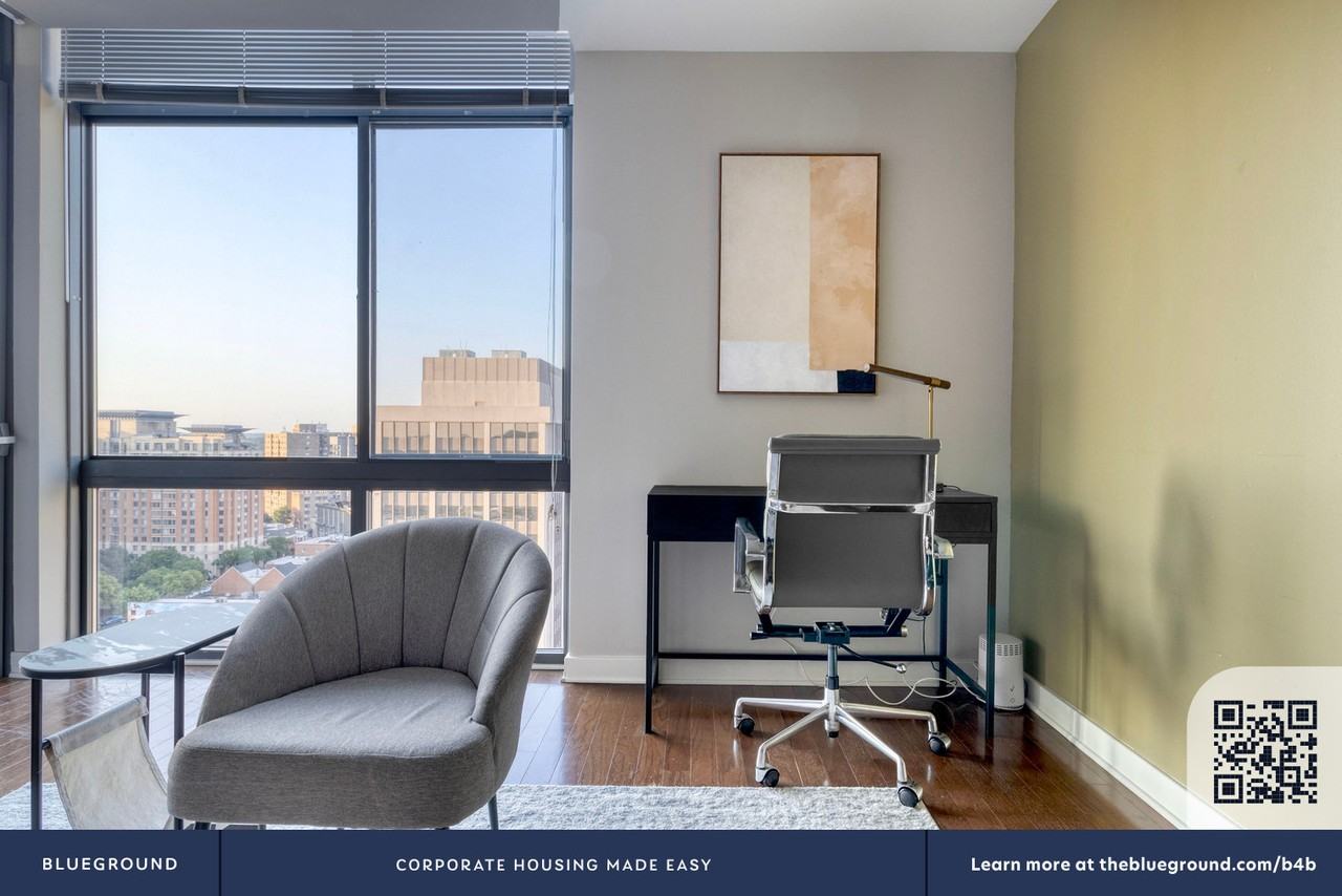 4918 Saint Elmo Avenue - Photo 5 of 40