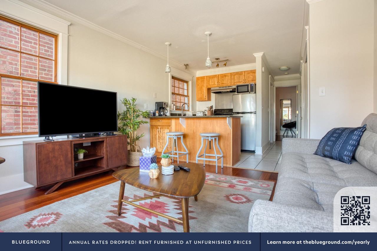 213 17th Ave E #683 - Photo 3 of 11