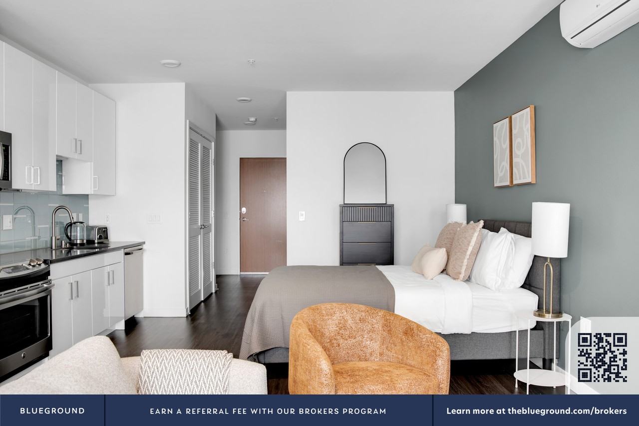 221 Minor Ave N #375 - Photo 5 of 28