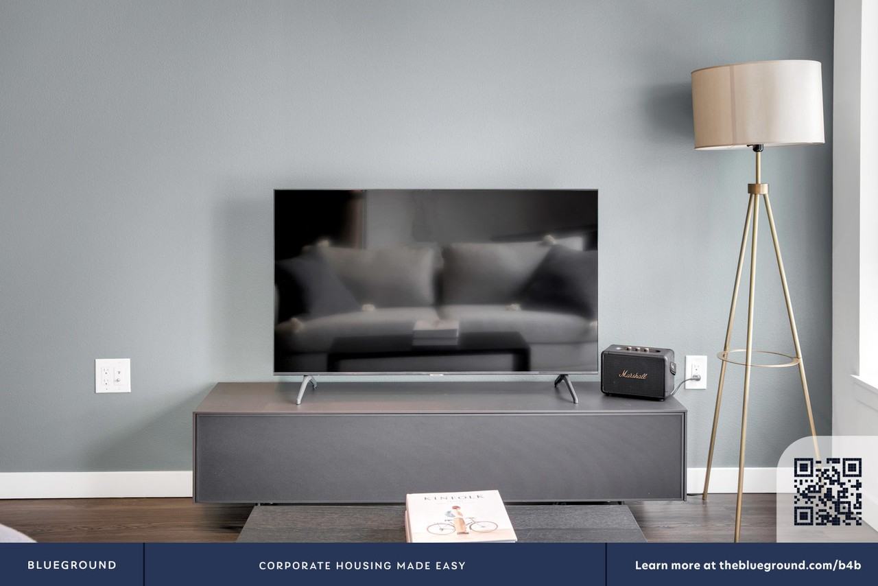 221 Minor Ave N #375 - Photo 6 of 28