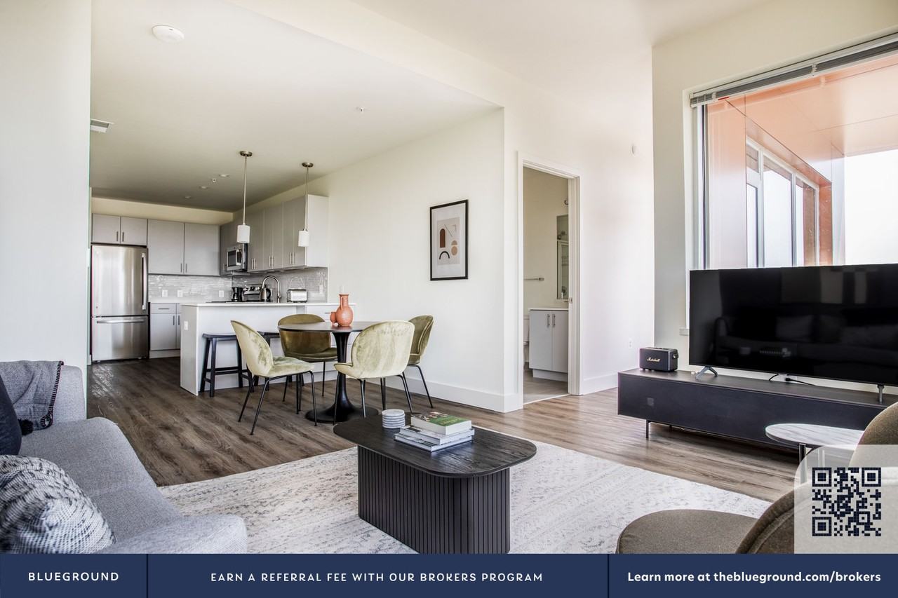 4900 Seminary Road - Photo 4 of 30