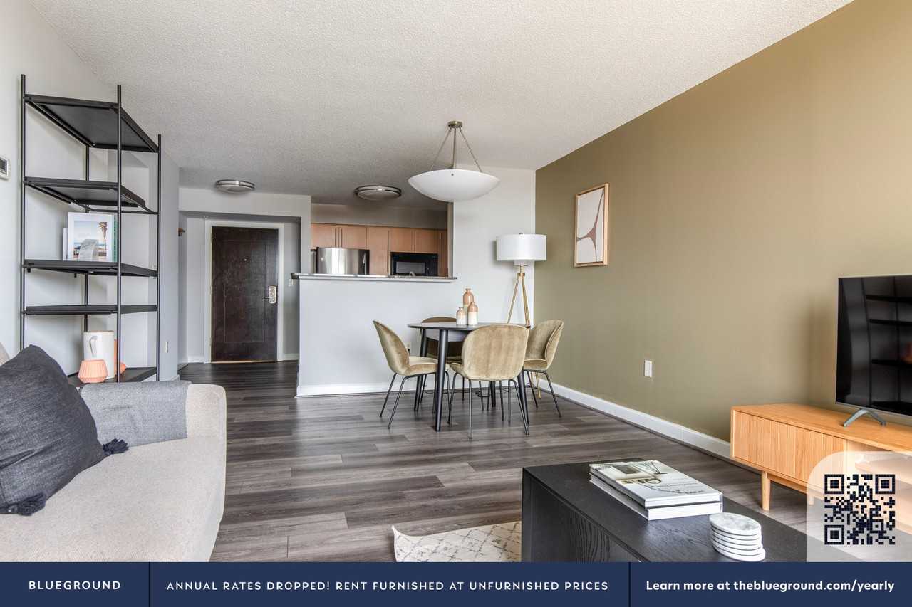 4835 Cordell Avenue - Photo 4 of 50