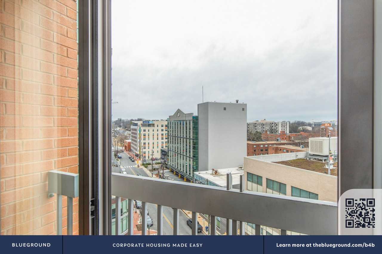 4835 Cordell Avenue - Photo 6 of 50