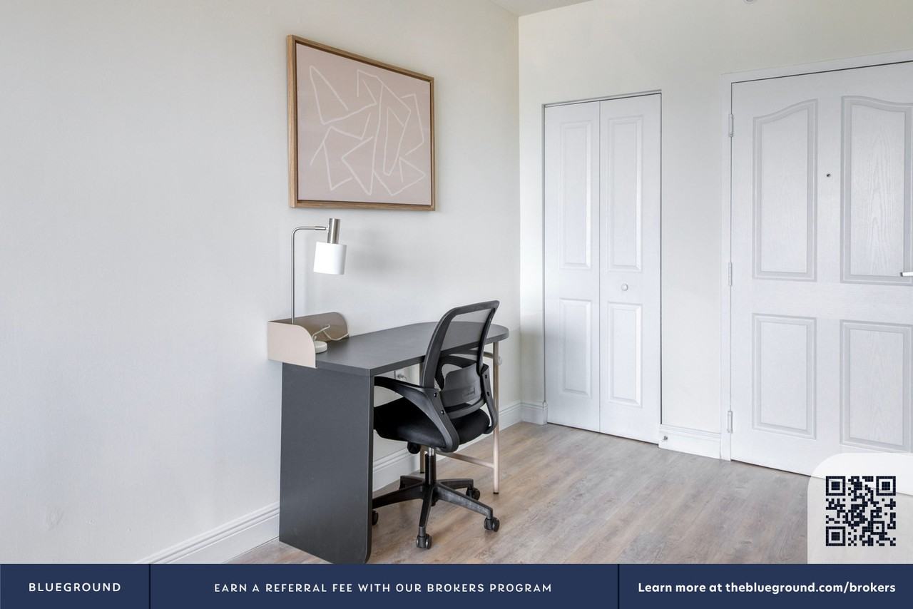 987 Southwest 37th Avenue - Photo 5 of 41