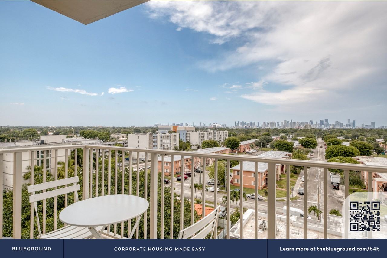 987 Southwest 37th Avenue - Photo 6 of 41