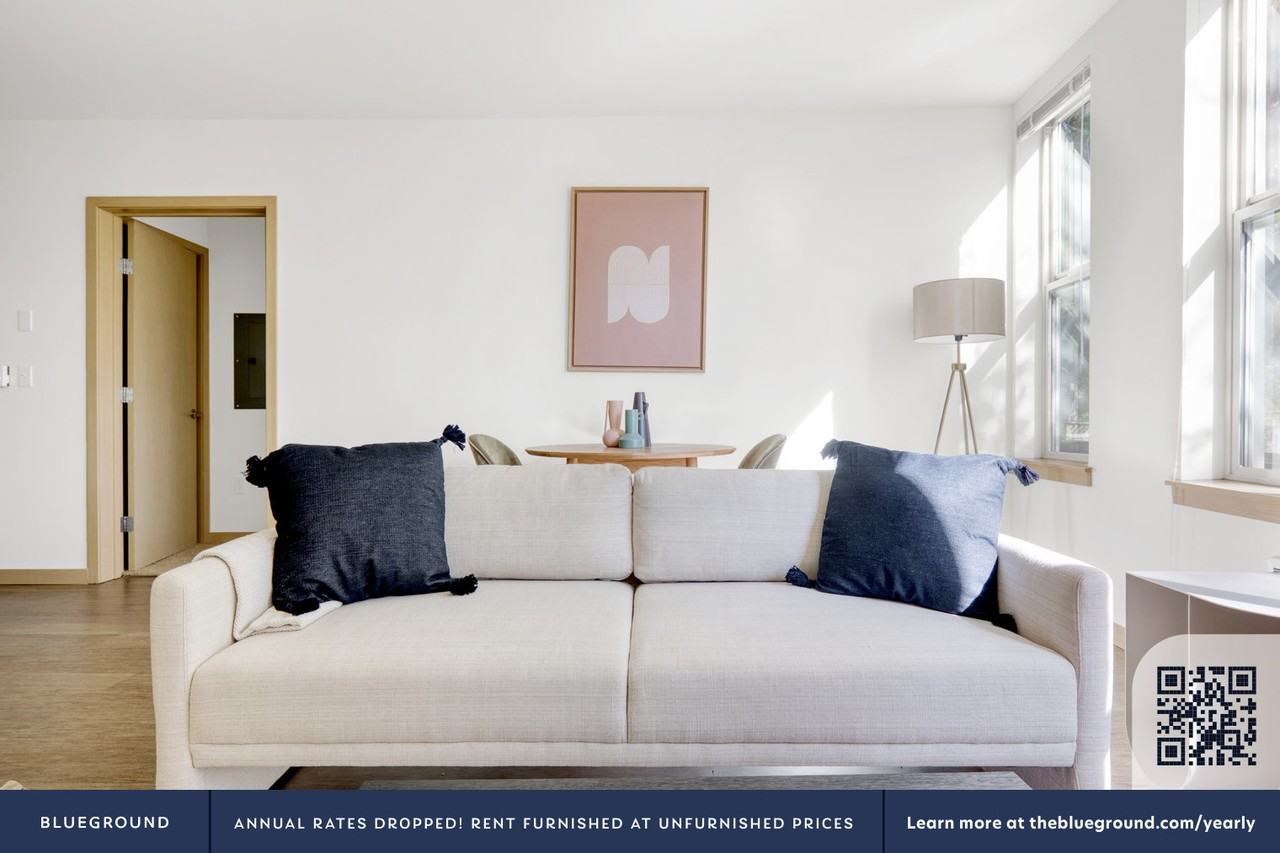 3920 Stone Way North - Photo 3 of 39